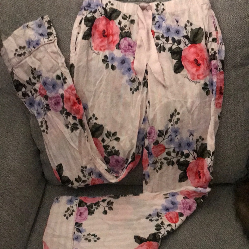 Victoria’s Secret pink floral pj pants size xs